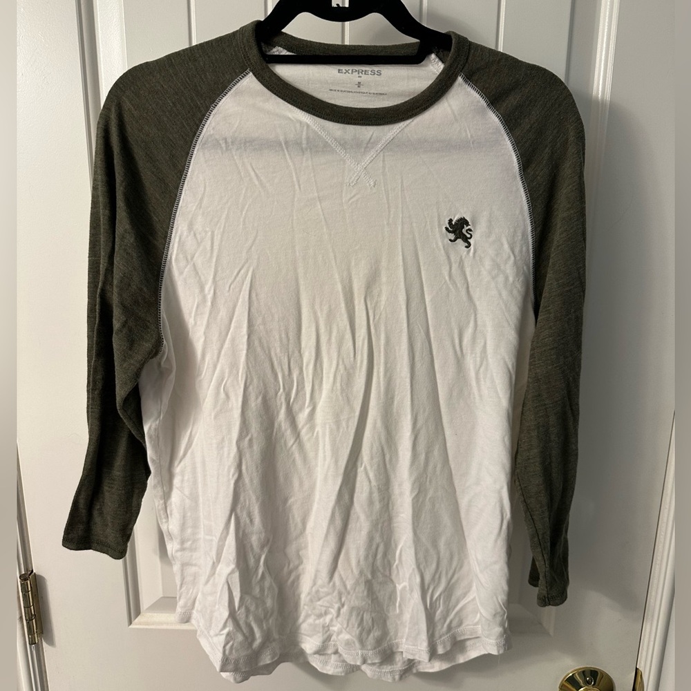 Express Mens Raglan 3/4 Sleeve T-Shirt Medium
